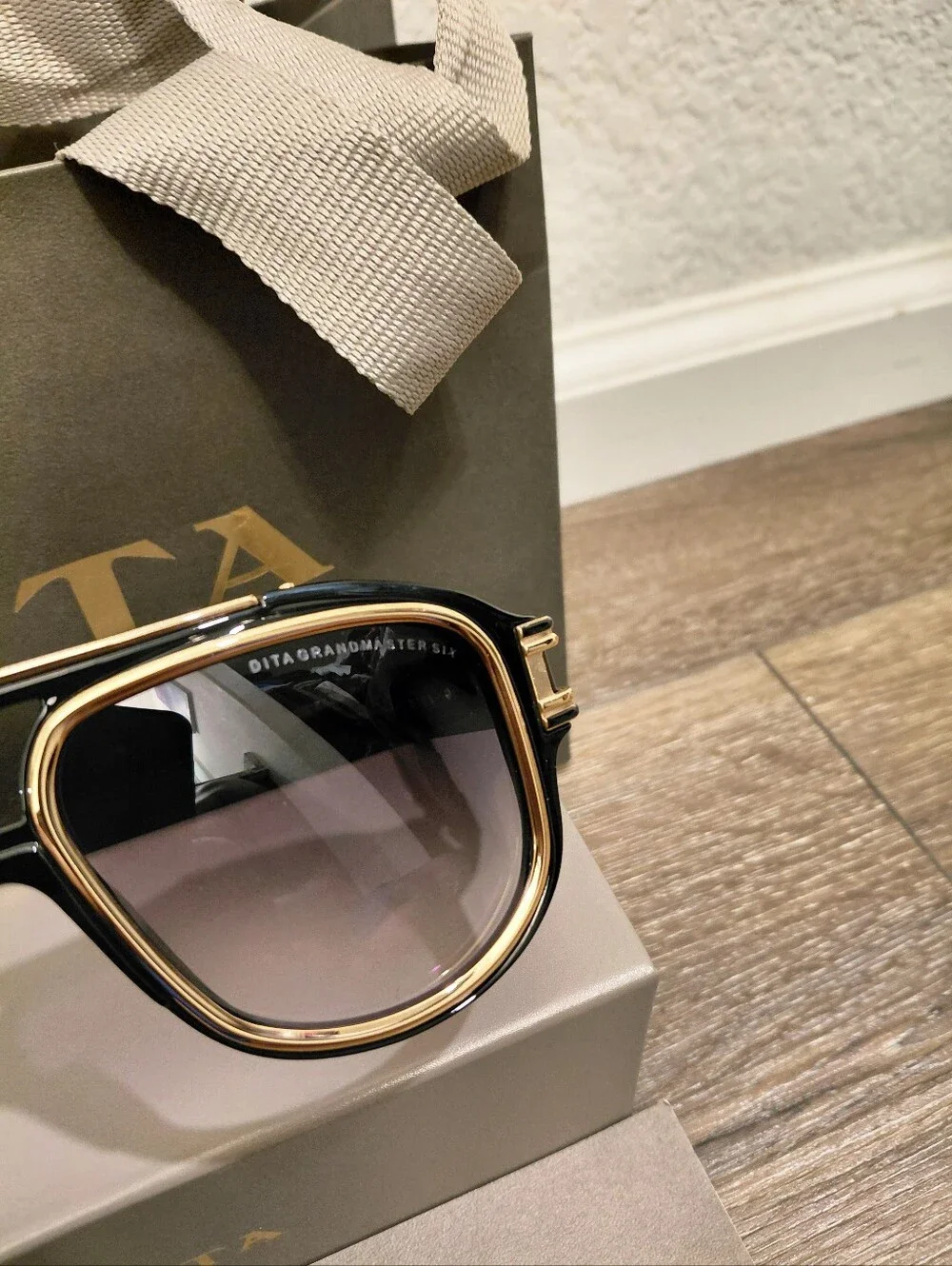 RARE DITA GRANDMASTER SIX Titanium Aviator Black/Gold Sunglasses DTS 900 01A